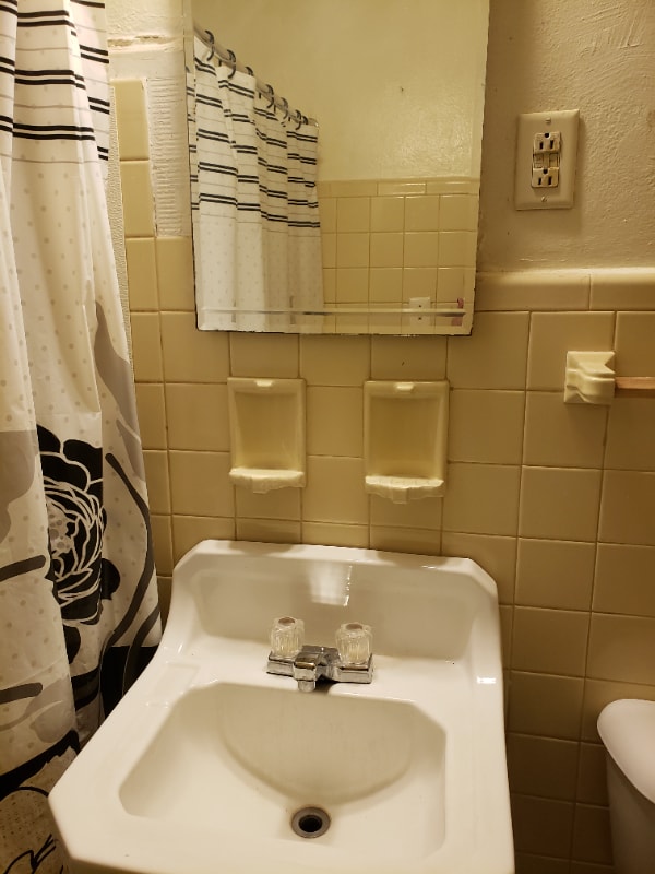 Building Photo - 1005 Garfield Ave