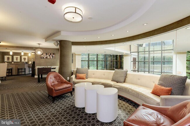 Building Photo - 10101 Grosvenor Pl