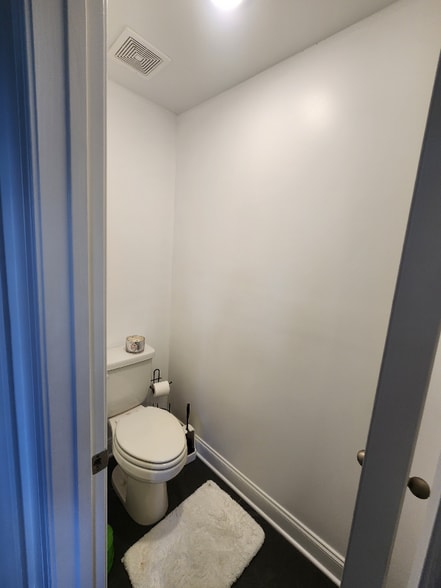 Building Photo - 9252 Thomason Trail