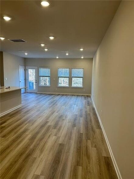 Building Photo - 17 Beech Ln N