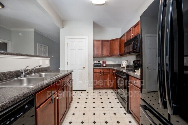 Building Photo - 2104 Sardony Ln