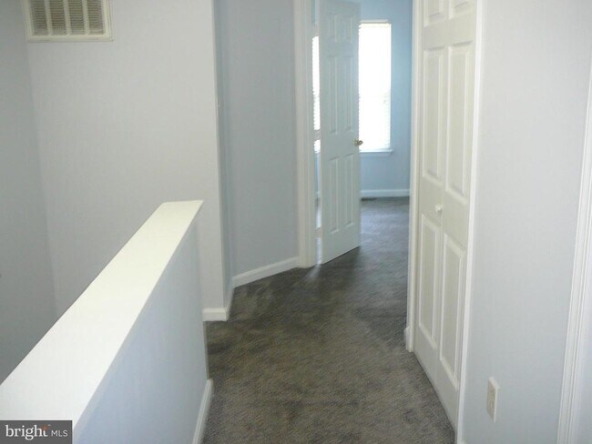 Building Photo - 406 Park Cove Dr