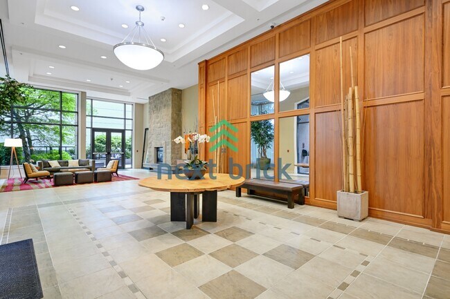 Building Photo - "Chic Urban Retreat: Stylish 1-Bedroom Condo in the Heart of Seattle!"