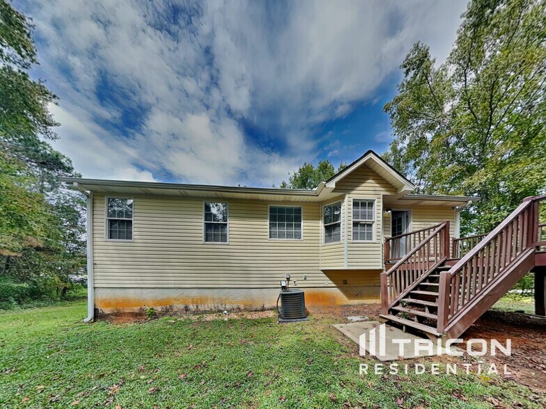 Building Photo - 64 Blake Dr