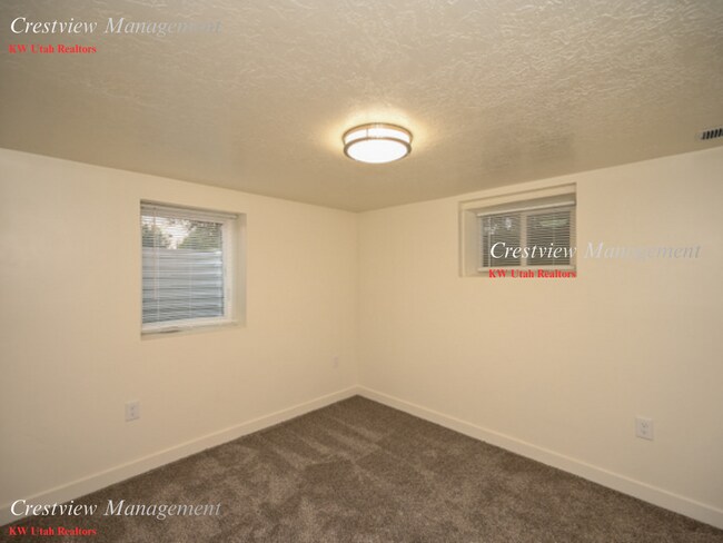 Building Photo - Martin Triplex