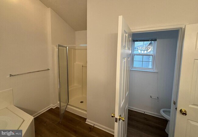 Building Photo - 8002 Bullfinch Pl