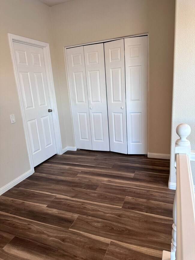 Building Photo - 2820 Dowitcher Ave