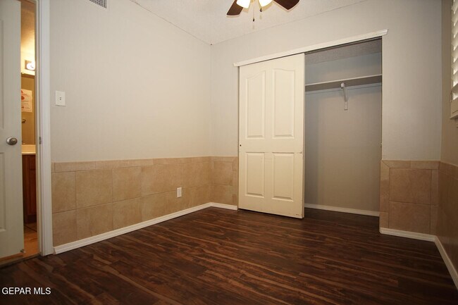 Building Photo - 10932 Acoma St