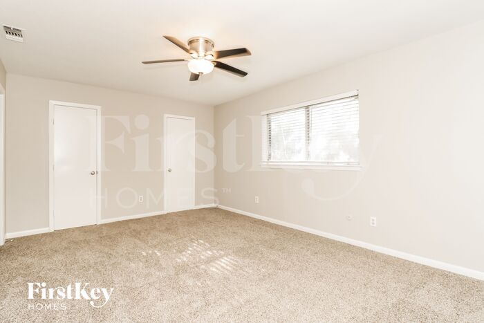 Building Photo - 1715 Glenview Ln