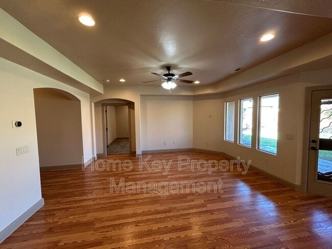 Building Photo - 157 E Foothill Dr