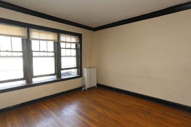 Building Photo - 1923 W Winnemac Ave