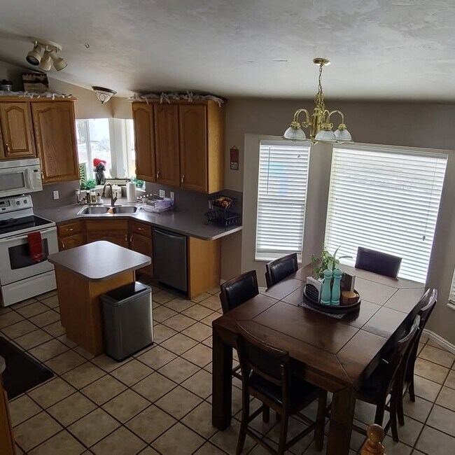 Building Photo - 5293 Elk Horn Peak Dr