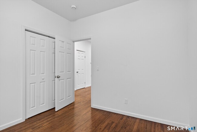 Building Photo - 144 Cottage St