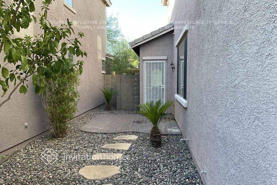 Building Photo - 3725 E Kerry Ln