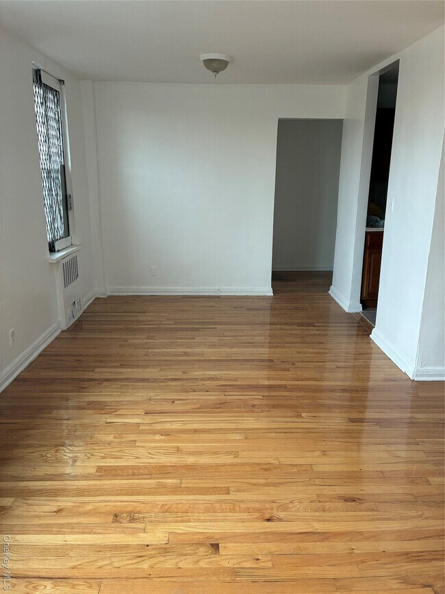 Building Photo - 610 Waring Ave