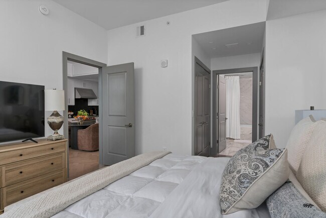 Building Photo - 1616 West End Ave