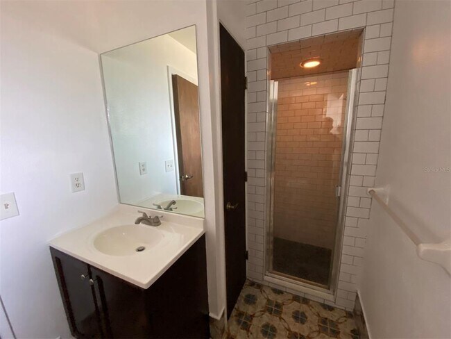 Building Photo - 3072 Seafarer Dr