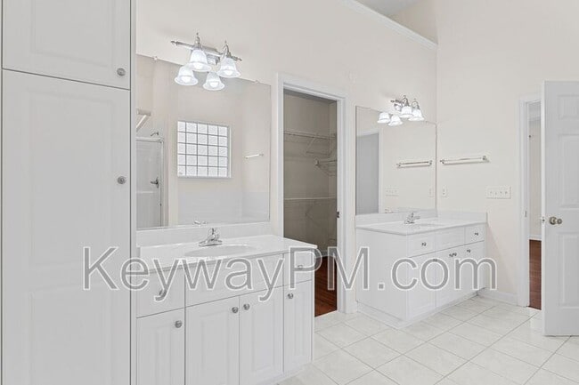 Building Photo - 619 Archard Dr