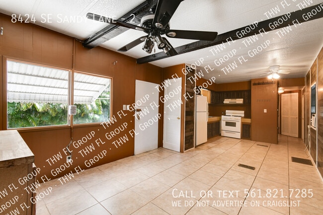 Building Photo - 8424 SE Sandy Ln