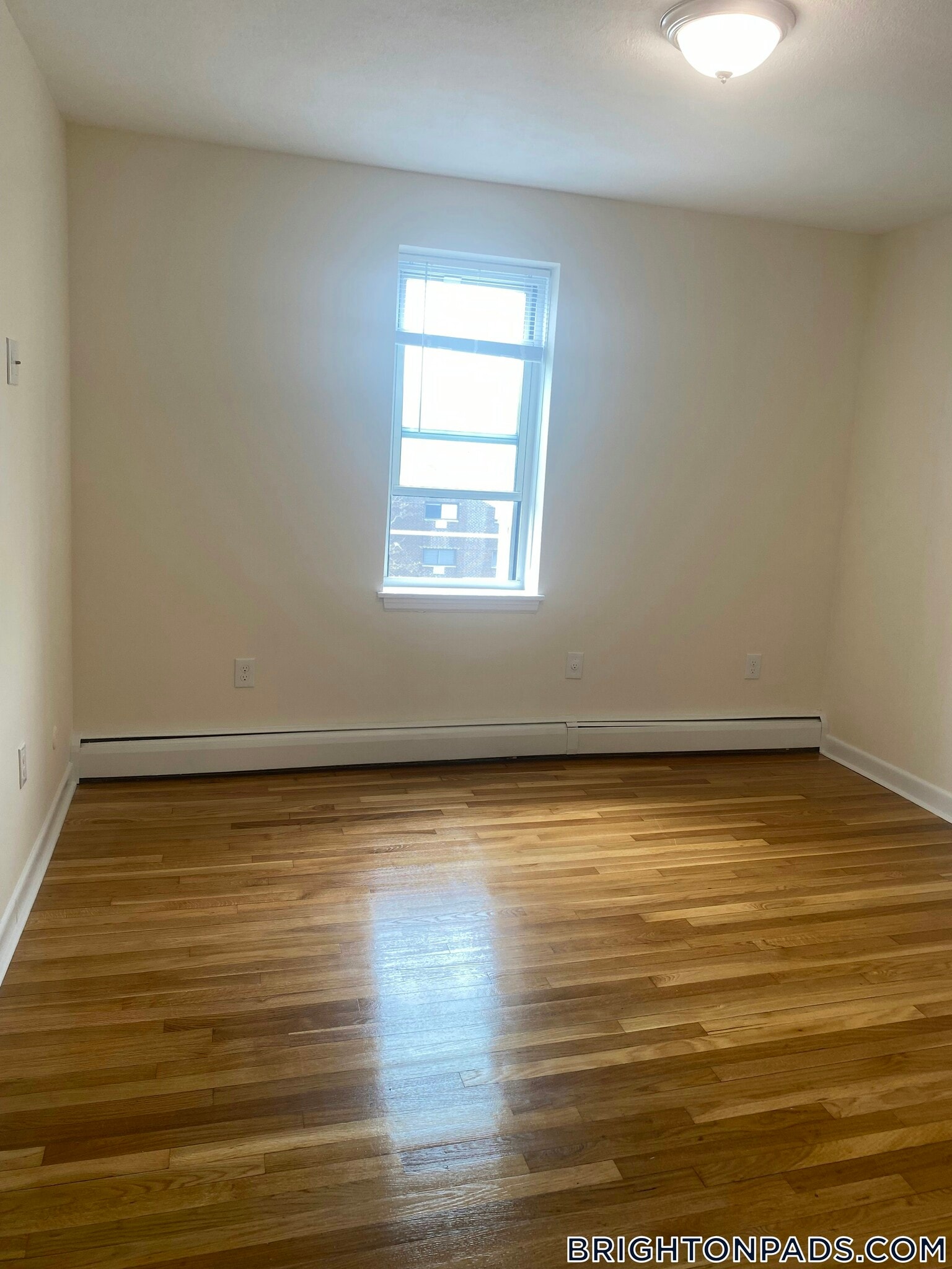 Building Photo - 176 N Beacon St