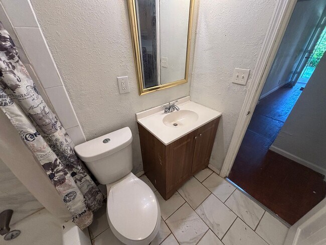 Building Photo - Tulsa Single Family Home for Rent 3 beds 2 bath