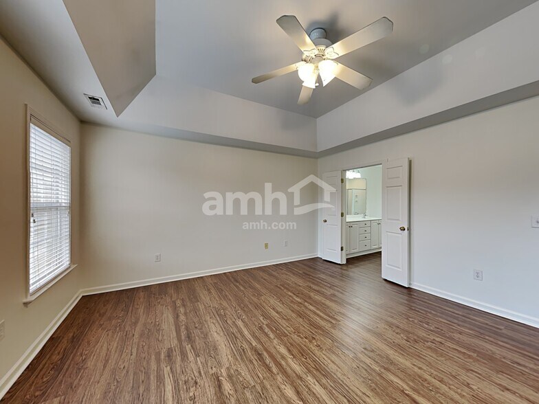 Building Photo - 302 Grimes Dr