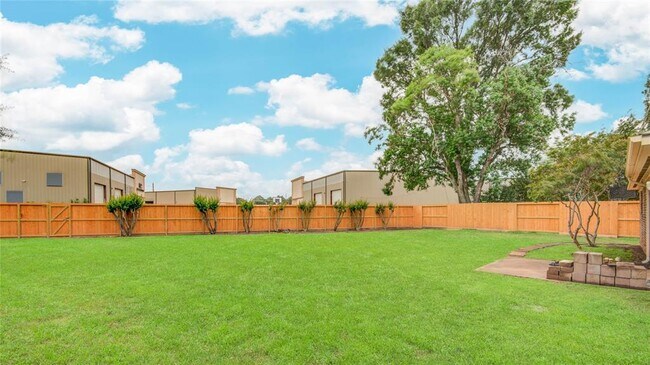 Building Photo - 22511 Market Square Ln