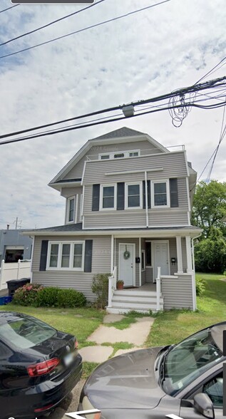 House - 25 Bungalow Ave