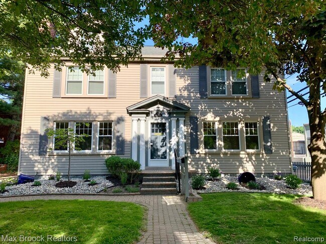 Building Photo - 156 N Worth St