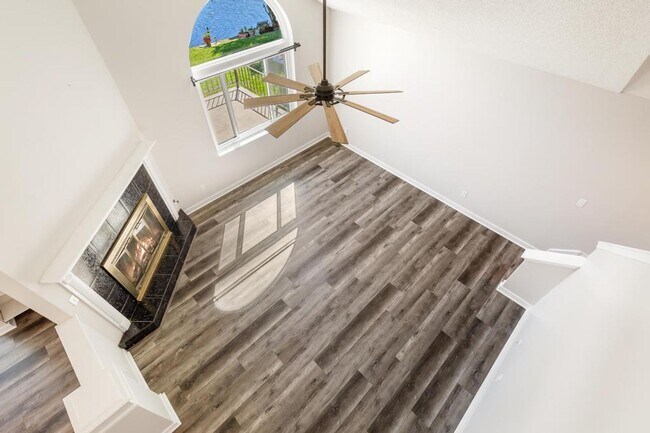 Building Photo - Charming Waterfront Home in Southside