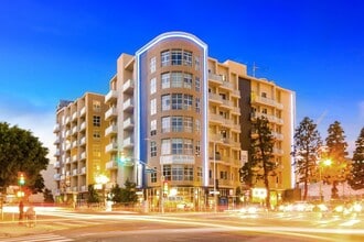 Building Photo - E On Grand