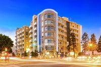 Building Photo - E On Grand