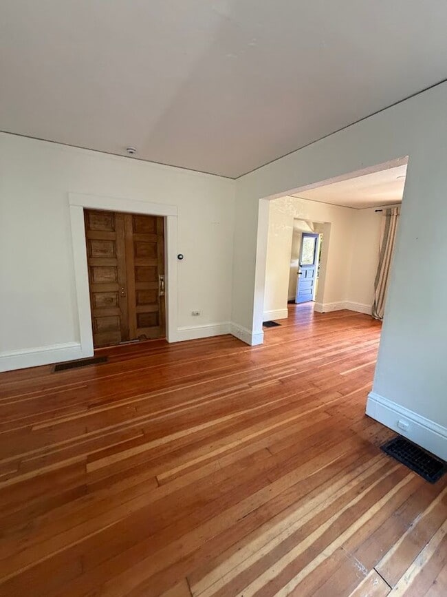 Building Photo - SFH 290 - Yamhill Duplex