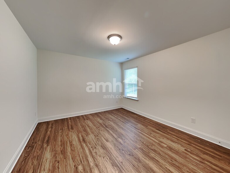 Building Photo - 208 Gregory Dr
