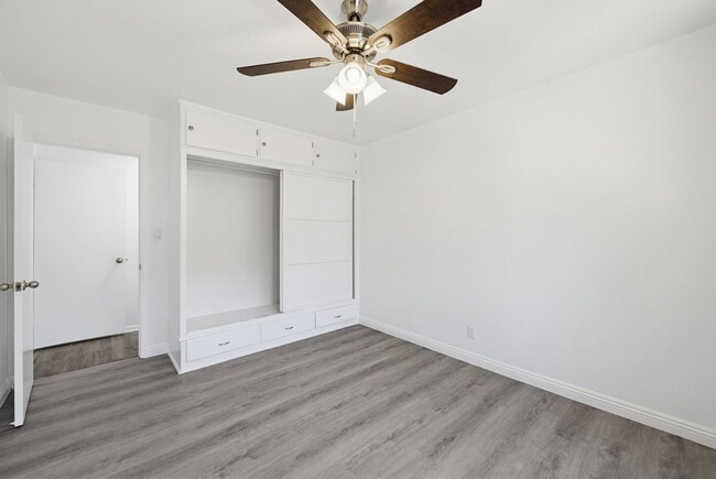 Building Photo - 4264 W Broadway