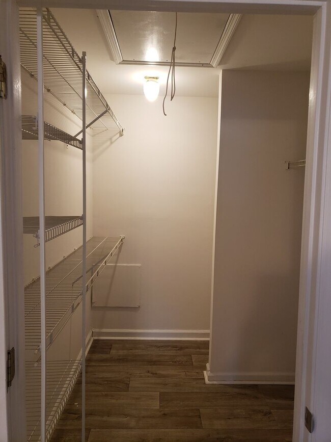 Building Photo - 404 Northrop Pl