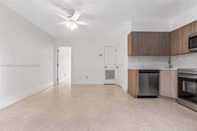 Building Photo - 43 Glen Royal Pkwy