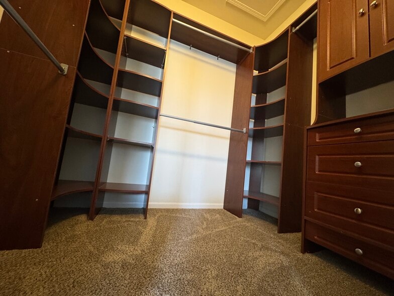 Building Photo - 1220 Alameda Blvd