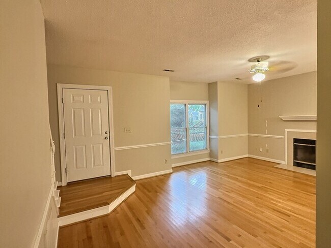 Building Photo - 7 Preakness Dr