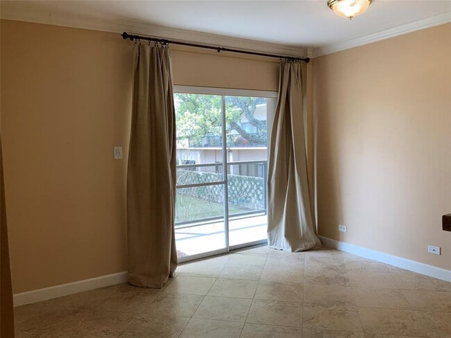 Building Photo - 2929 Buffalo Speedway