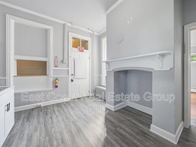 Building Photo - 323 N Potomac St