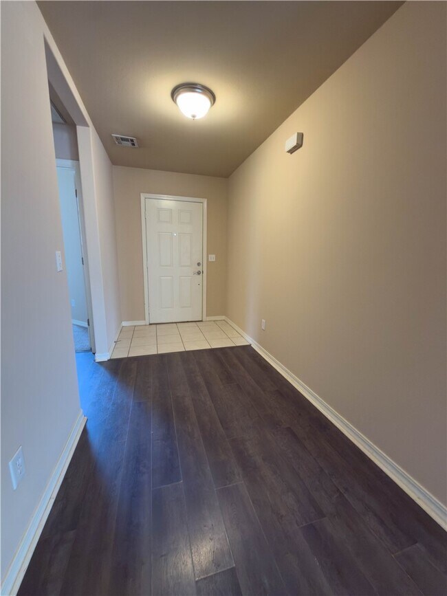 Building Photo - 3706 SW Hansom Loop