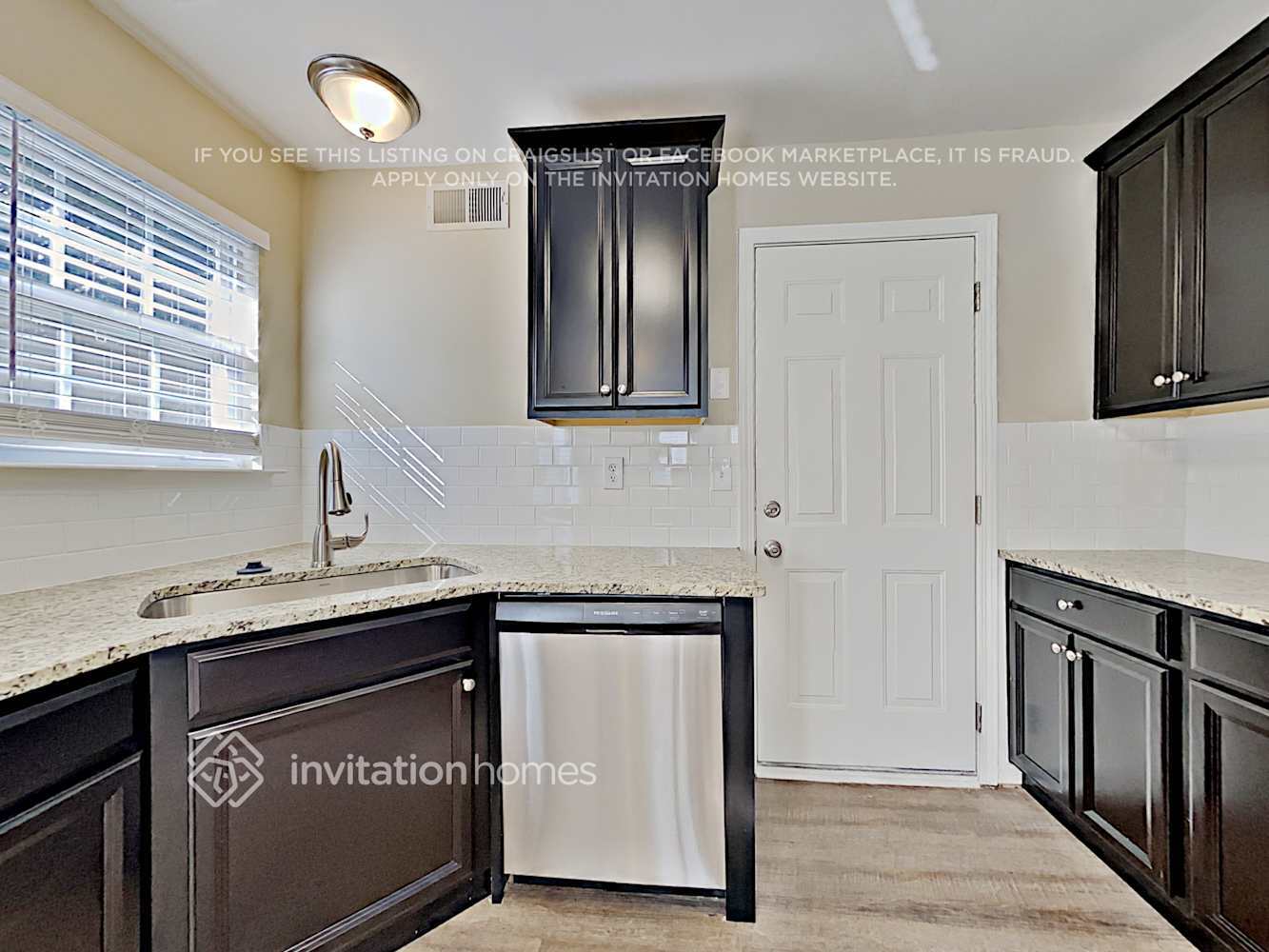 Building Photo - 15181 Tracy Beth Rd