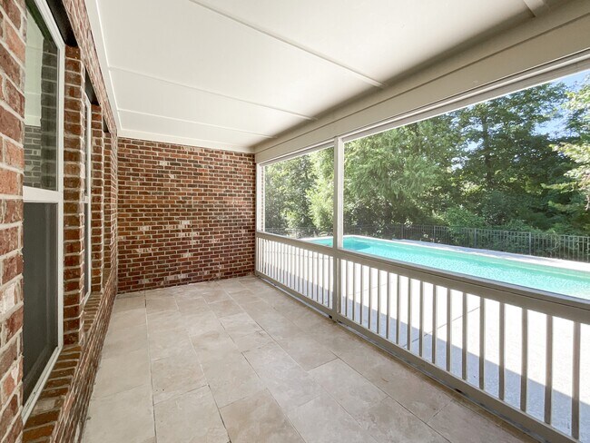 Building Photo - 214 Smithfield Dr