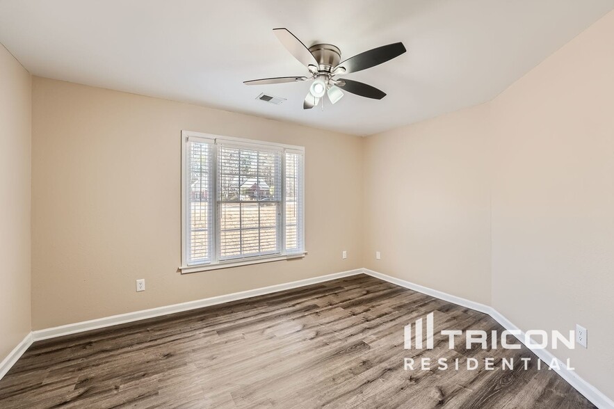Building Photo - 790 James Madison Dr