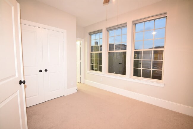 Building Photo - 11918 Stirling Row Ln