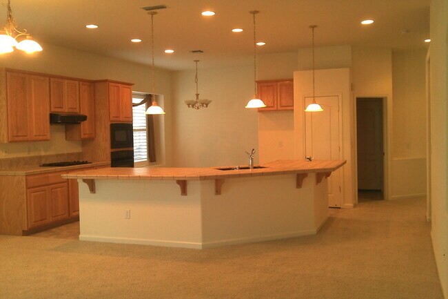Building Photo - 6503 Kingbird Ct