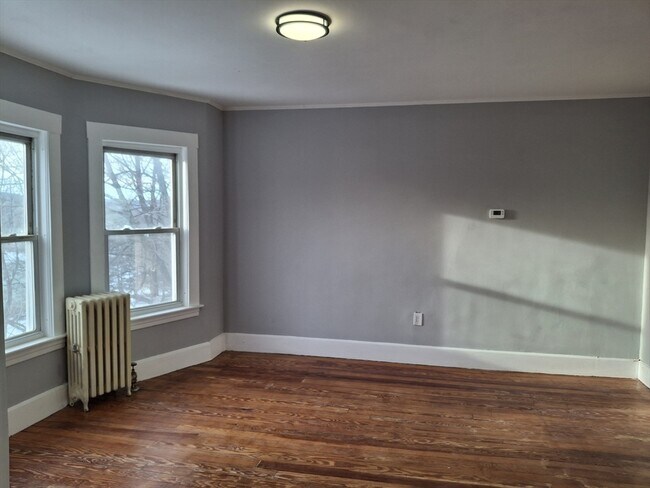 Building Photo - 14 Florence St