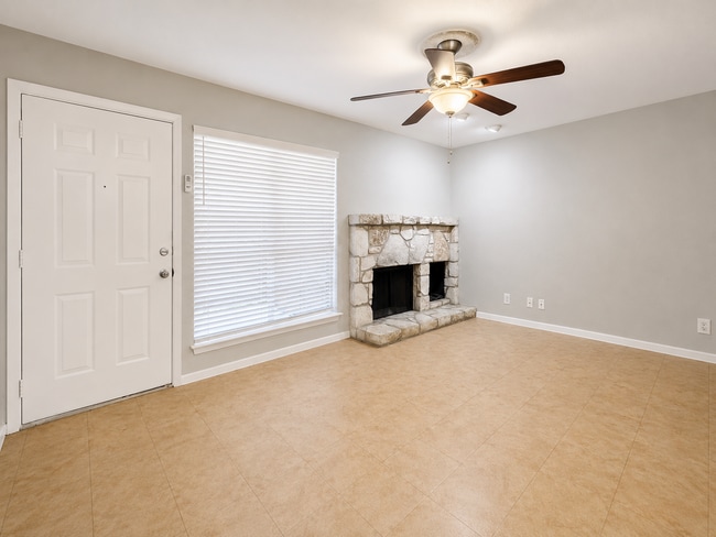 Building Photo - NICE 1 BR CONDO IN DESIRED GATED COMMUNITY*EASY ACCESS TO I35, 410, AND SHOPPING*APPLIANCES INCLU...