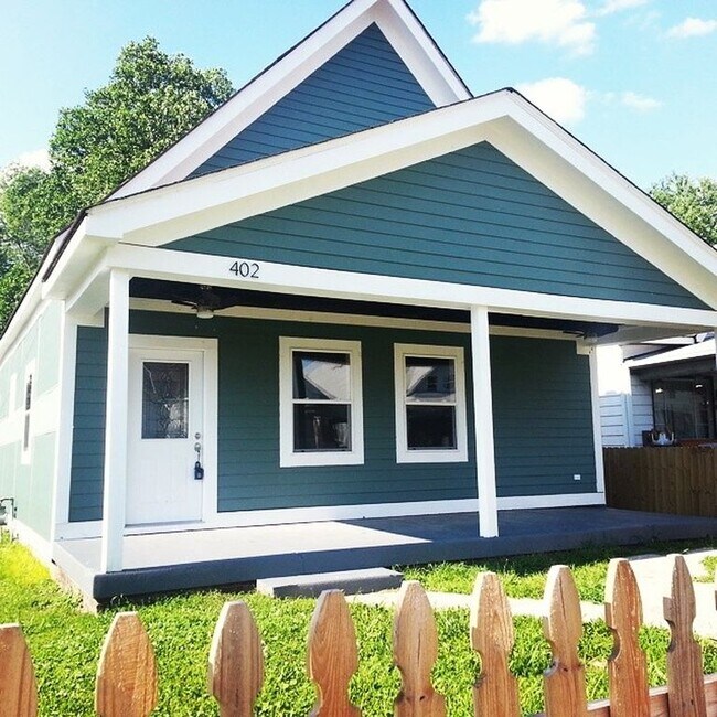 Primary Photo - 402 Orange St